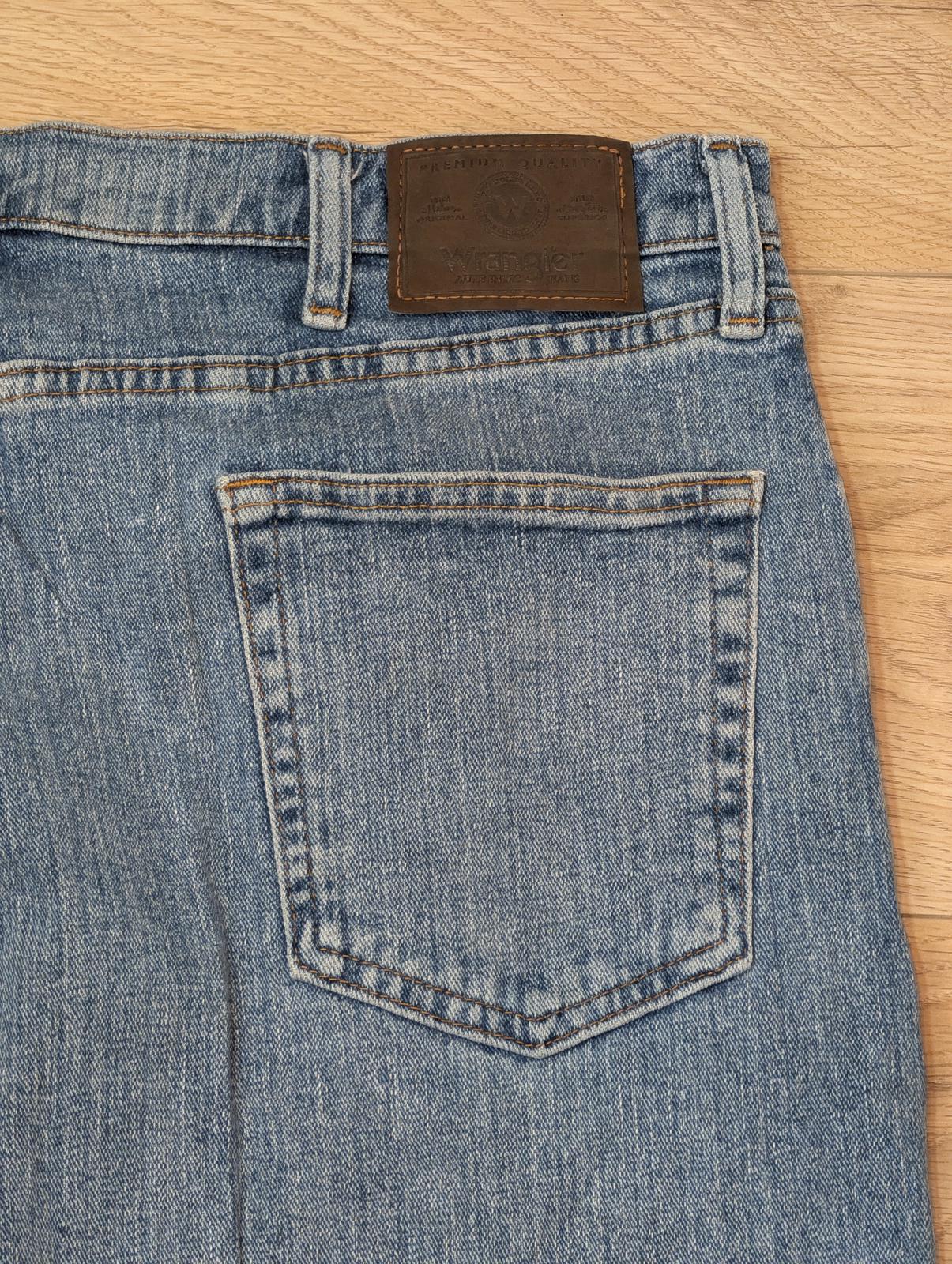 Wrangler Men's Relaxed Straight Jeans - Blue - Size 38W 30L