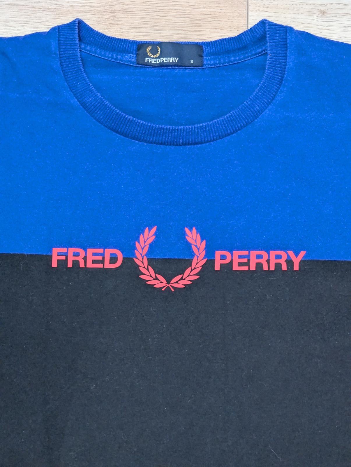 Fred Perry Men's T Shirt - Black - Size Small