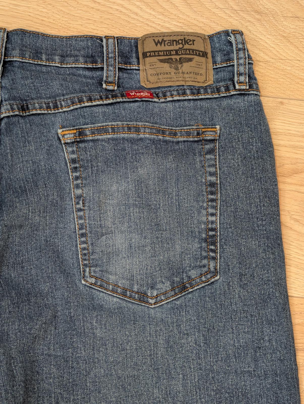 Wrangler Men's Straight Jeans - Blue - Size 38W 32L