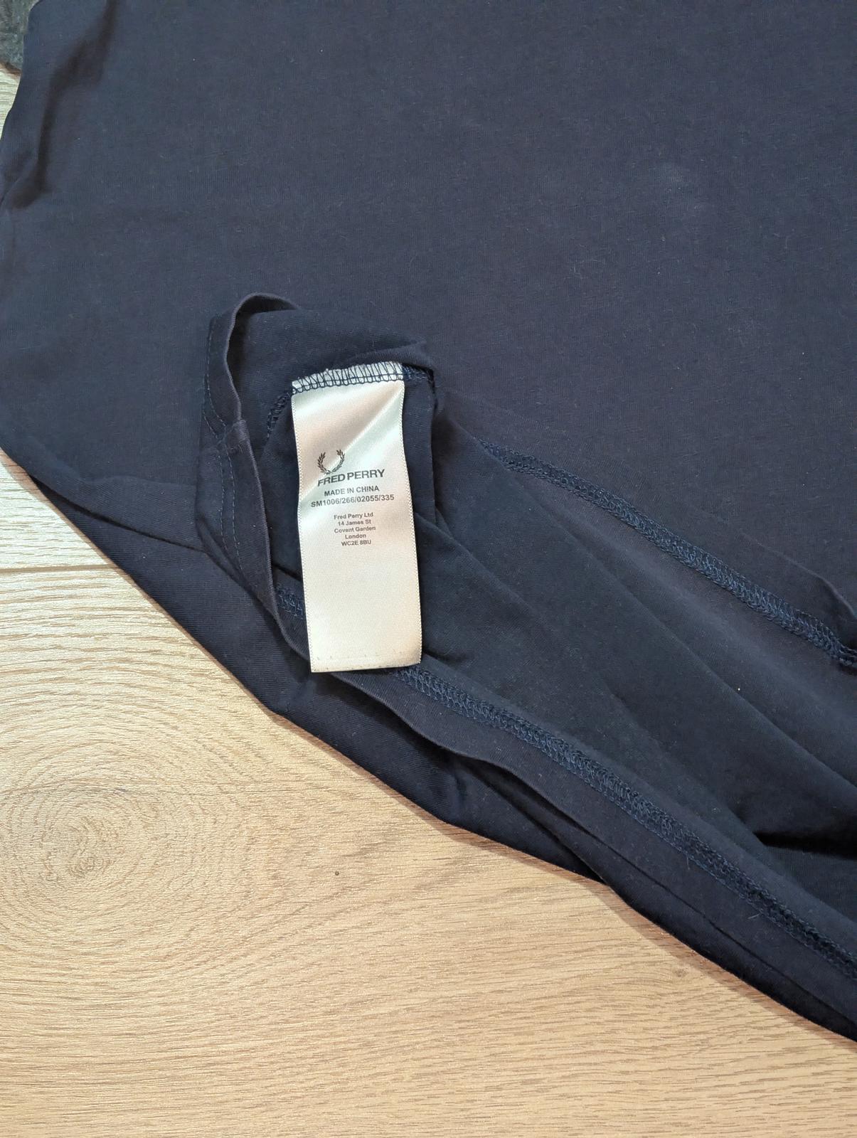 Fred Perry Men's T Shirt - Navy - Size Large