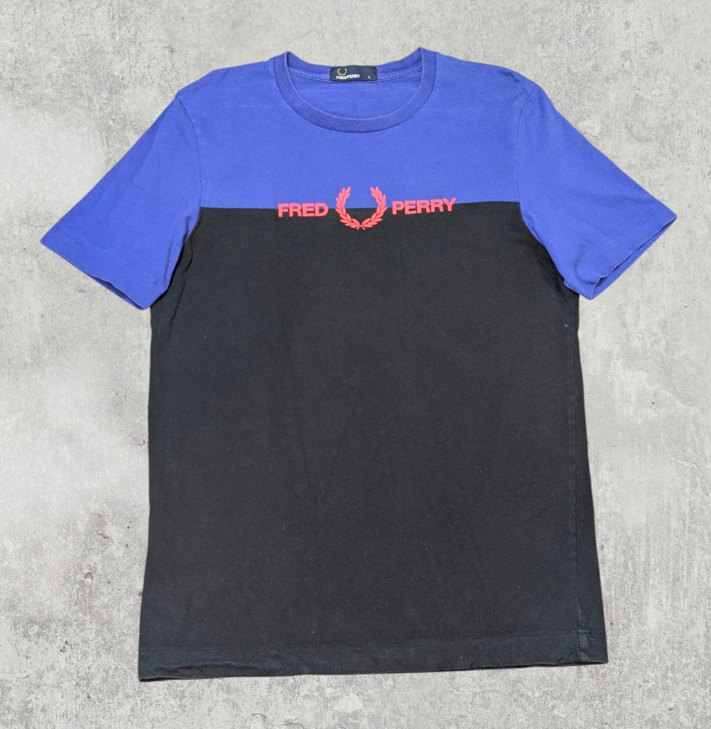 Fred Perry Men's T Shirt - Black - Size Small