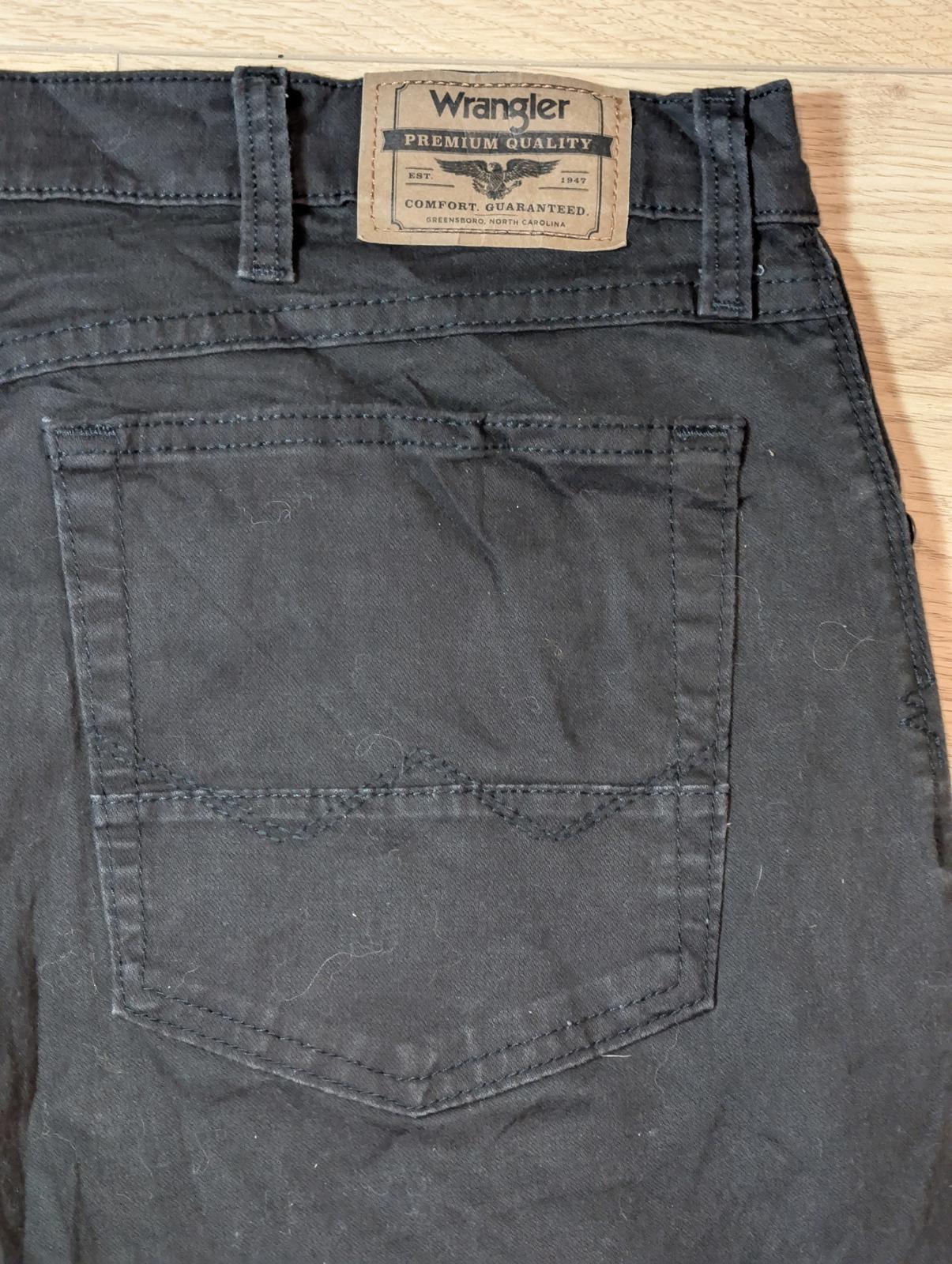 Wrangler Men's Slim Straight Jeans - Black - Size 36W 30L