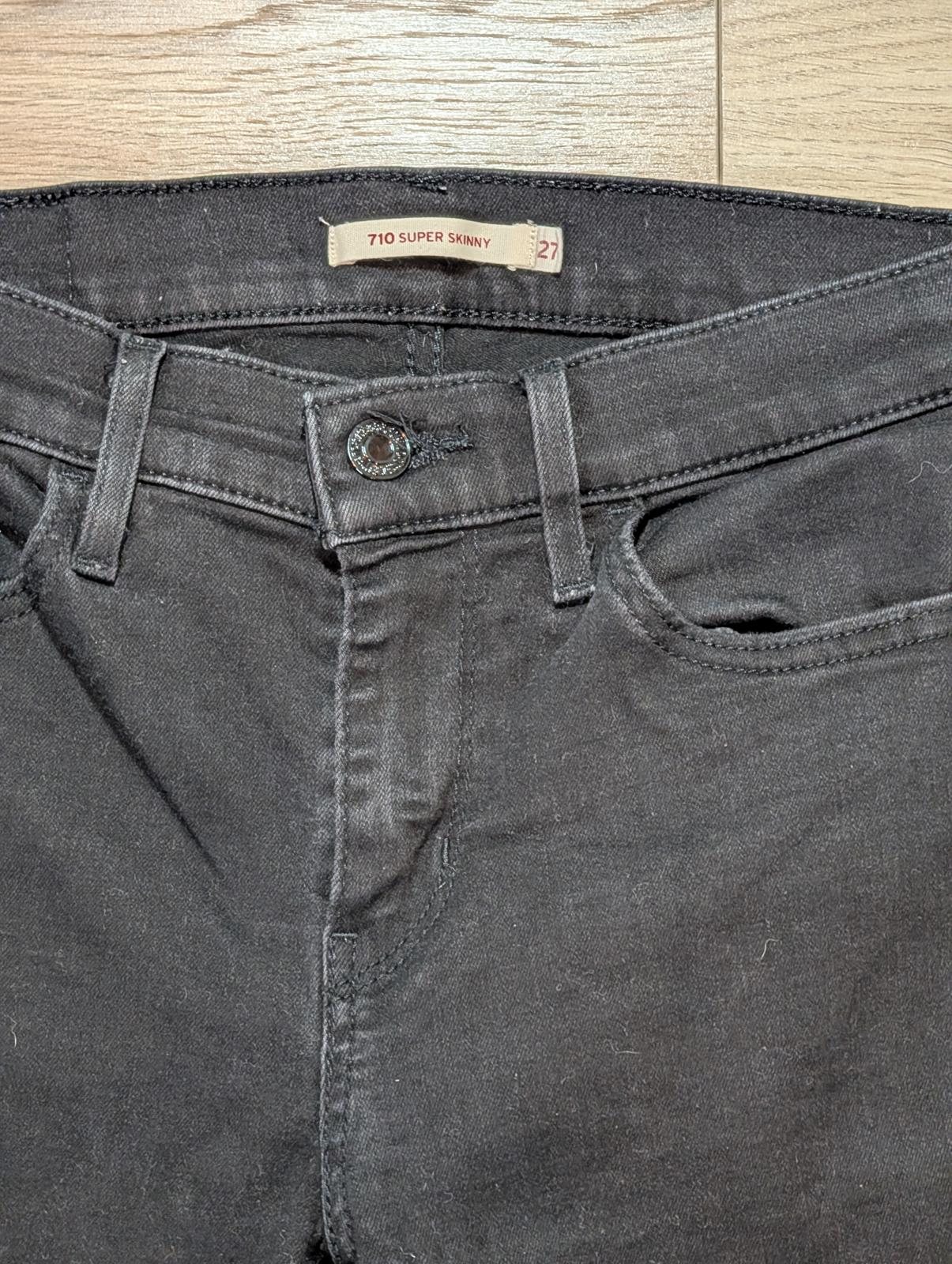 Levi's Women's 710 Super Skinny Jeans - Black - Size 27W 30L