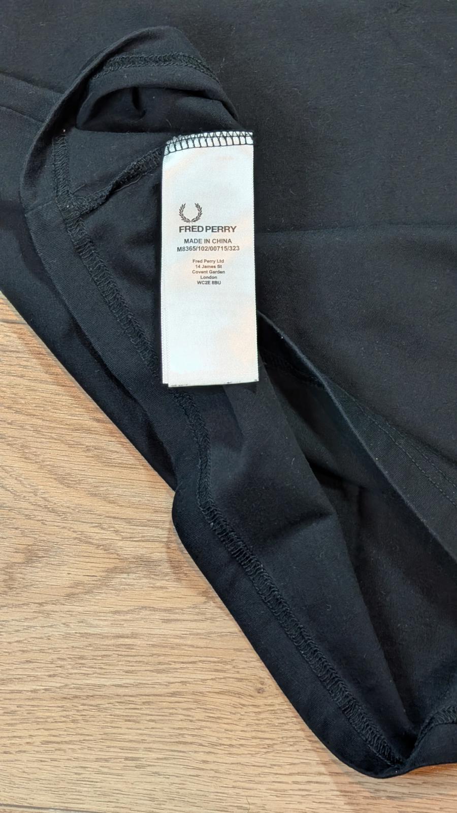 Fred Perry Men's T Shirt - Black - Size Medium