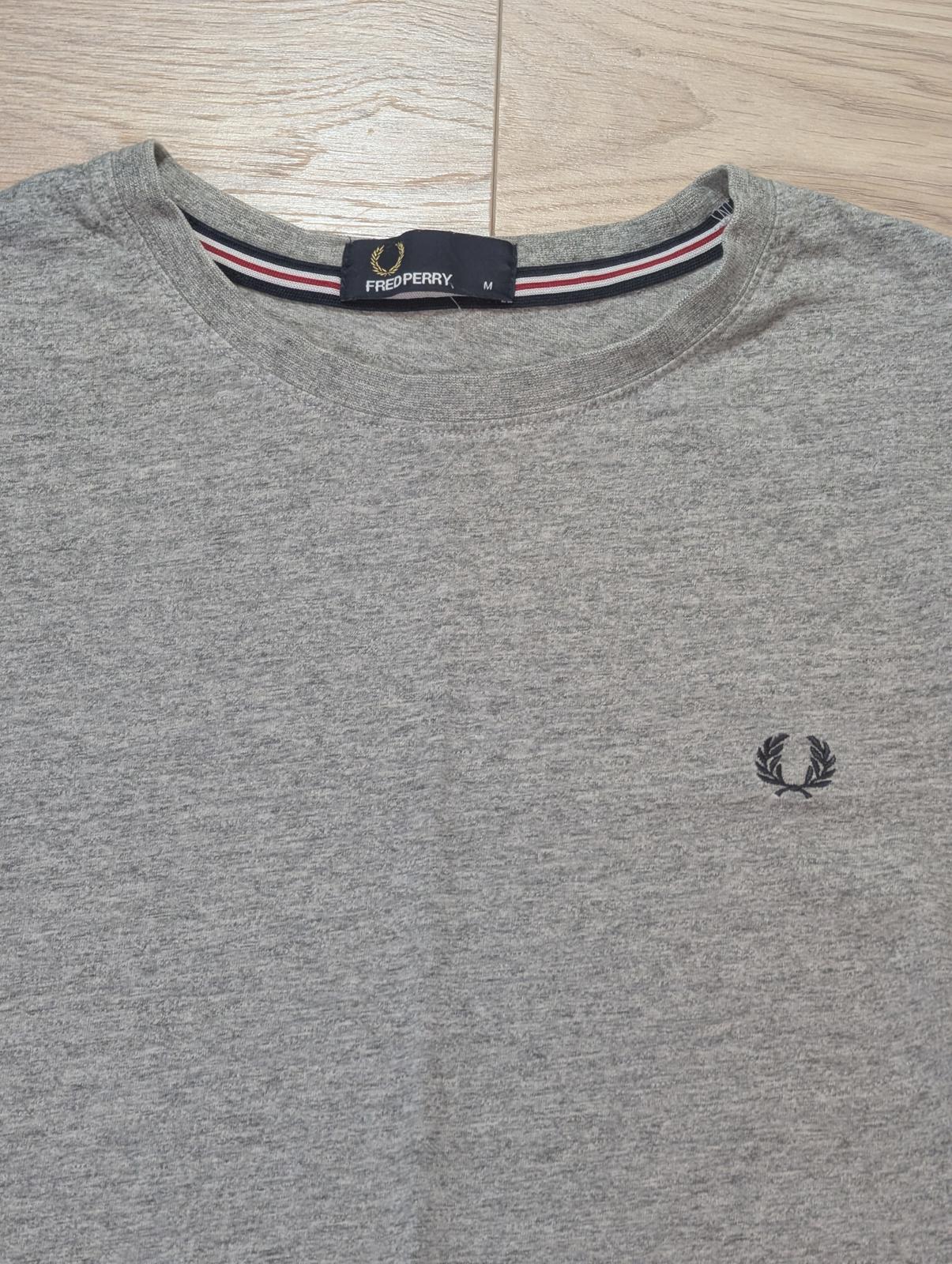 Fred Perry Men's T Shirt - Grey - Size Medium