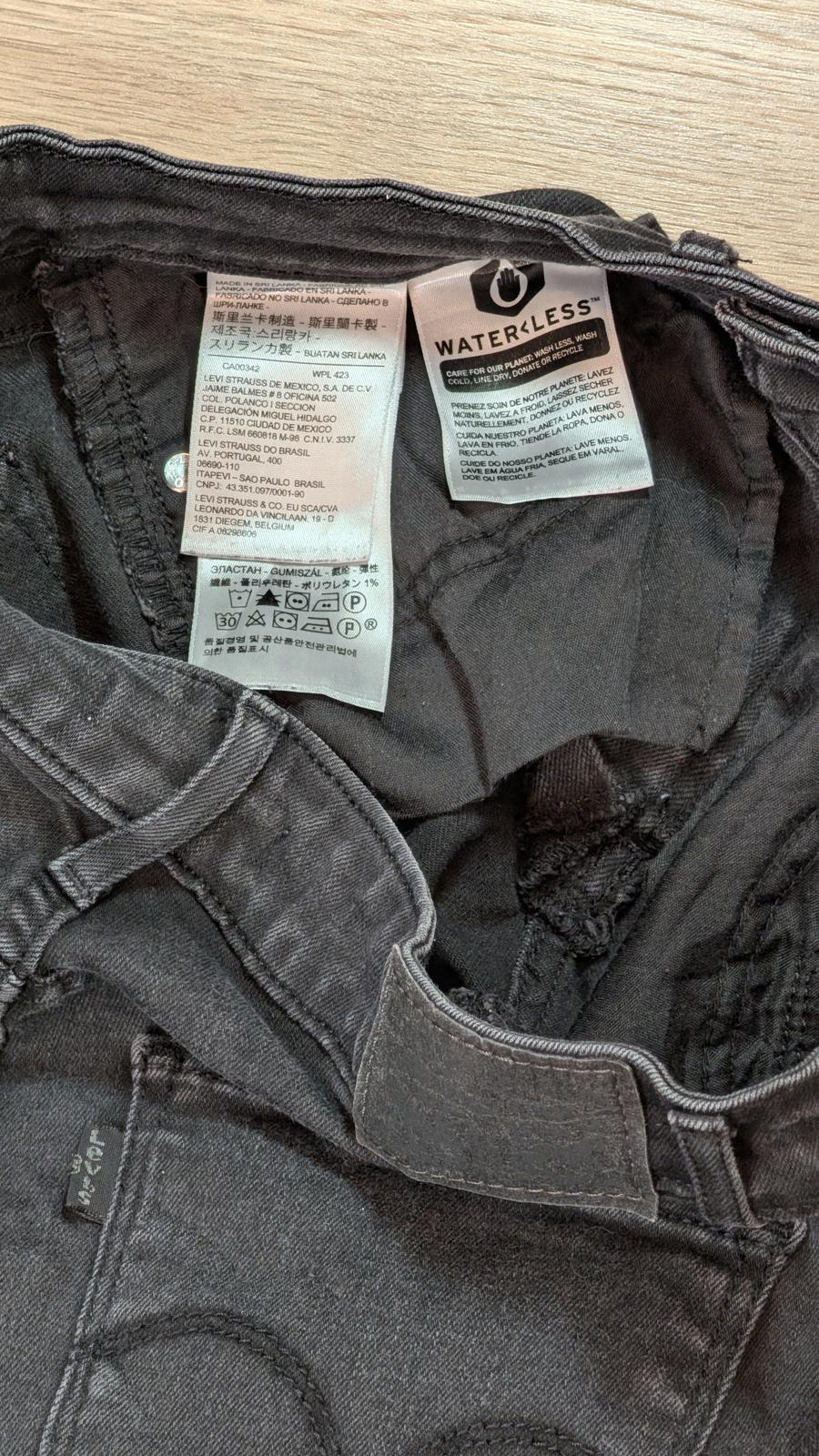 Levi's Women's 711 Skinny Jeans - Black - Size 27W 28L