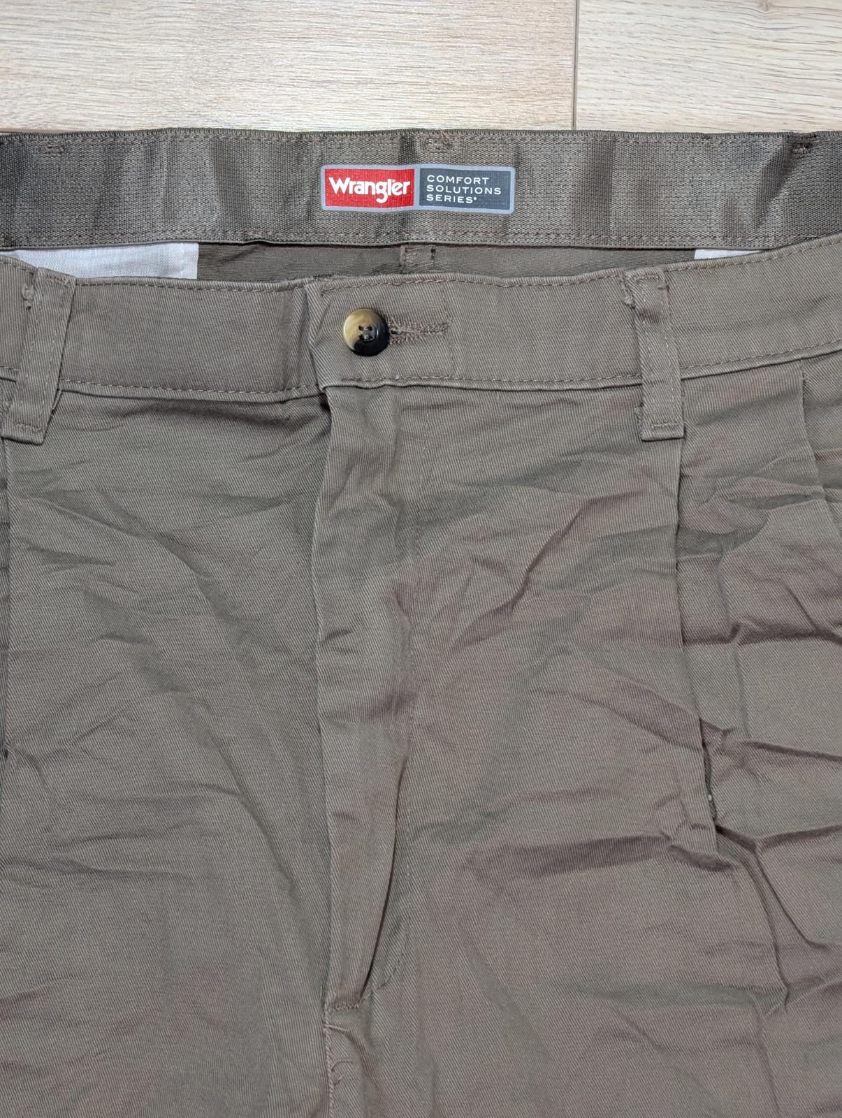 Wrangler Men's Comfort Chino Trousers - Khaki - Size 38W 30L