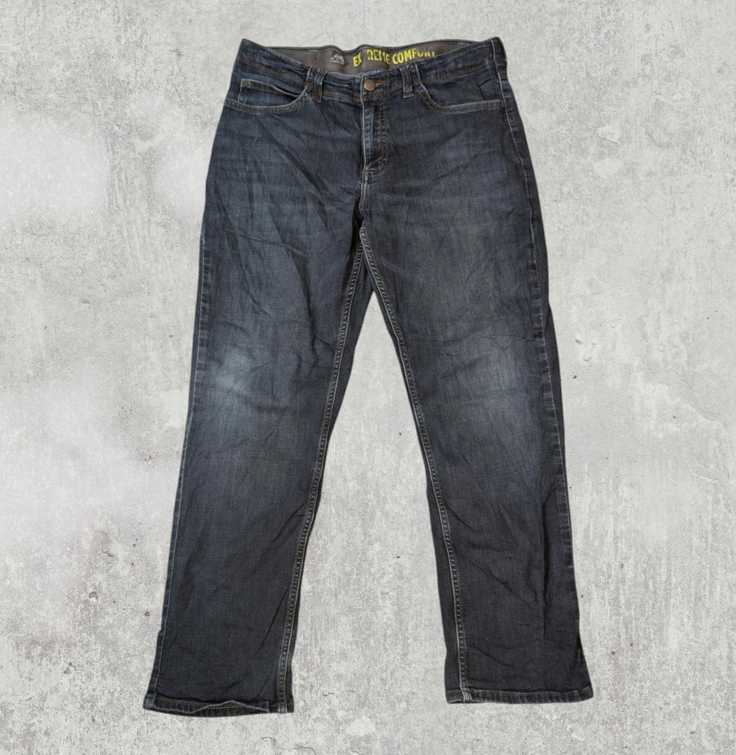 Lee Women's Extreme Comfort Straight Jeans - Blue - Size 31W 26L