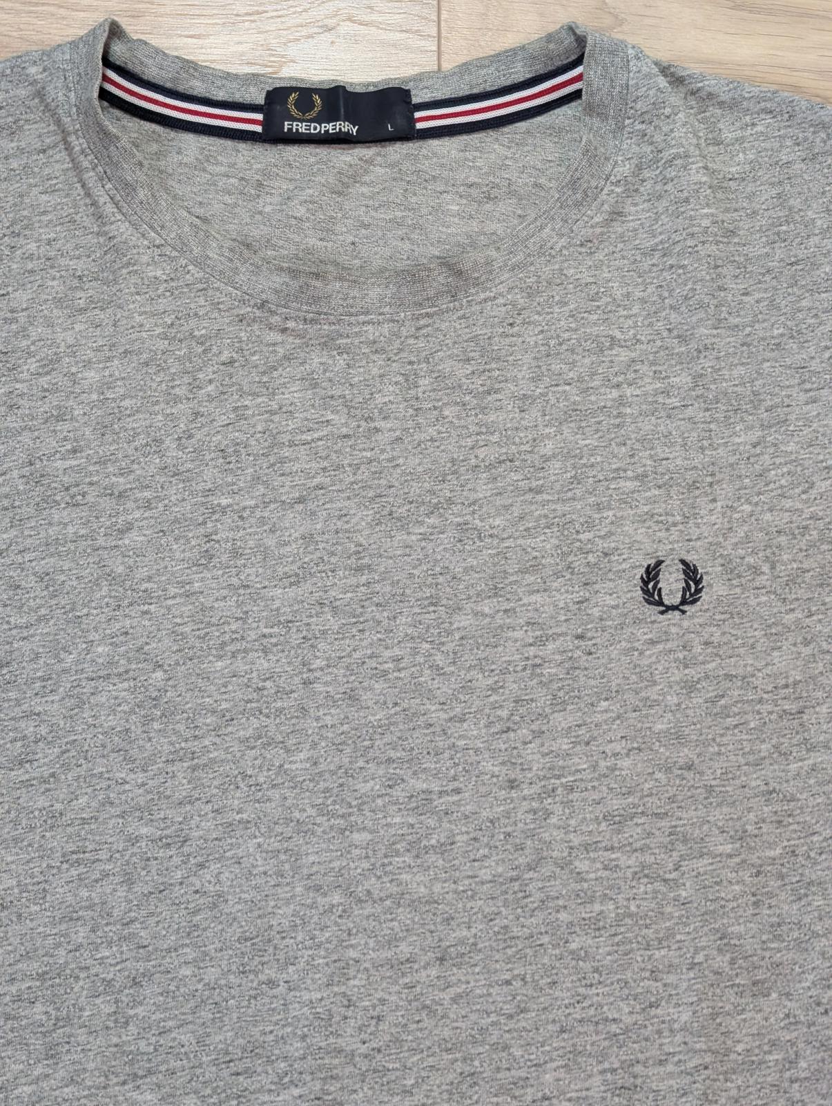 Fred Perry Men's T Shirt - Grey - Size Large