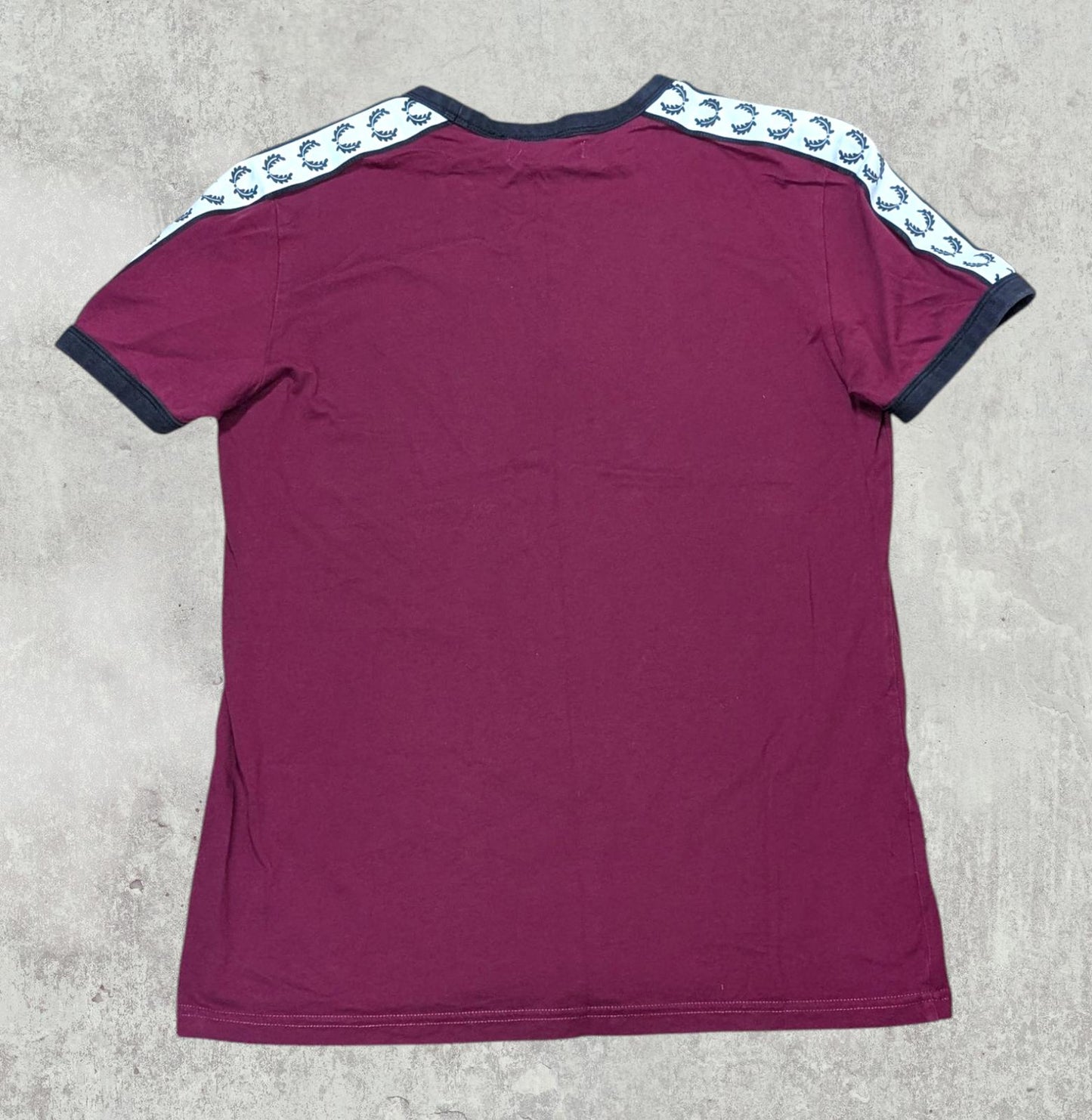 Fred Perry Men's T Shirt - Burgundy - Size Small