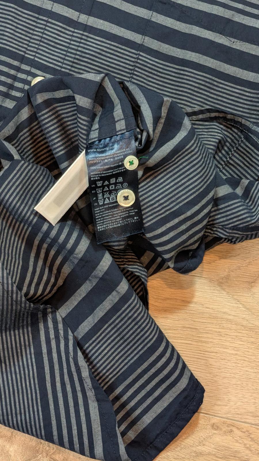 Tommy Hilfiger Men's Custom Fit Striped Shirt - Navy - Size Medium