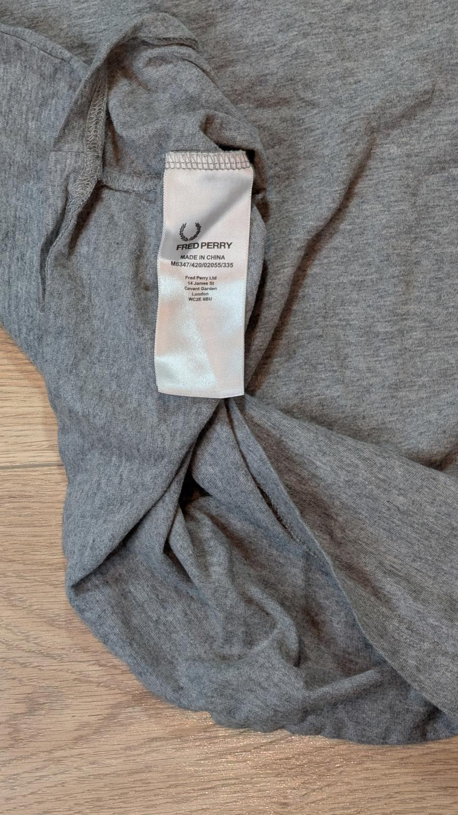 Fred Perry Men's T Shirt - Grey - Size Large