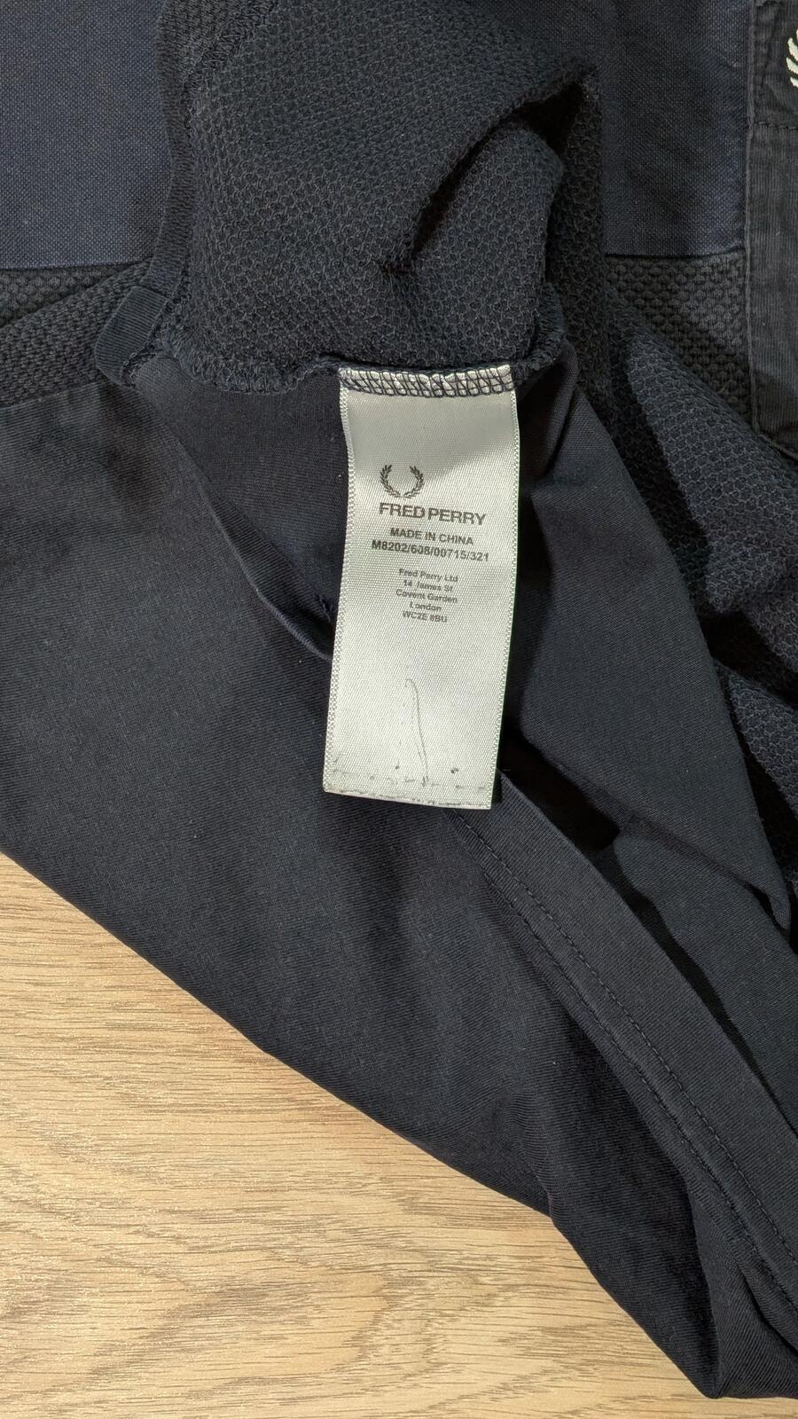 Fred Perry Men's T Shirt - Navy - Size Small