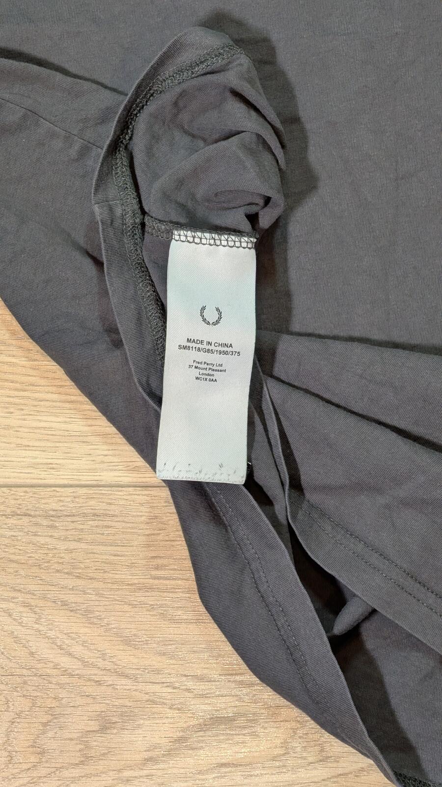 Fred Perry Men's T Shirt - Grey - Size Medium