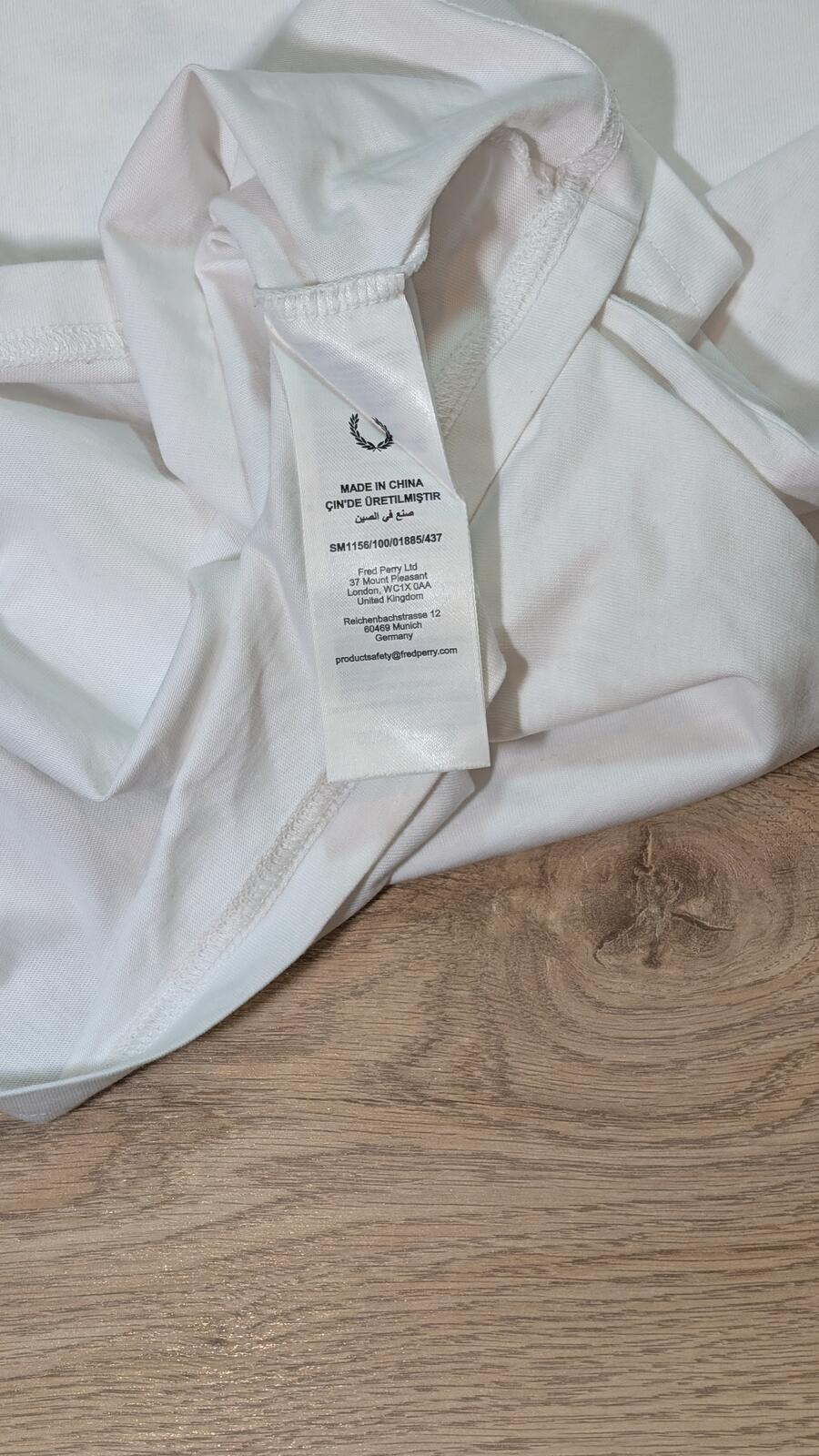 Fred Perry Men's T Shirt - White - Size Medium