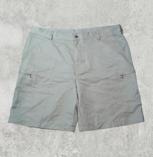 Izod Men's Golf Shorts - Beige - Size 40W