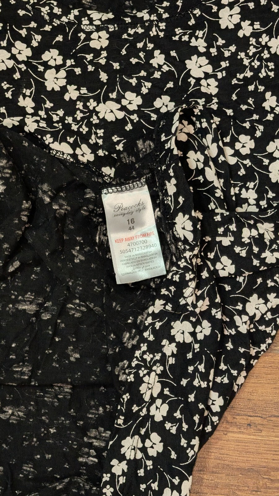 Peacocks Women's Floral T Shirt - Black - Size 16
