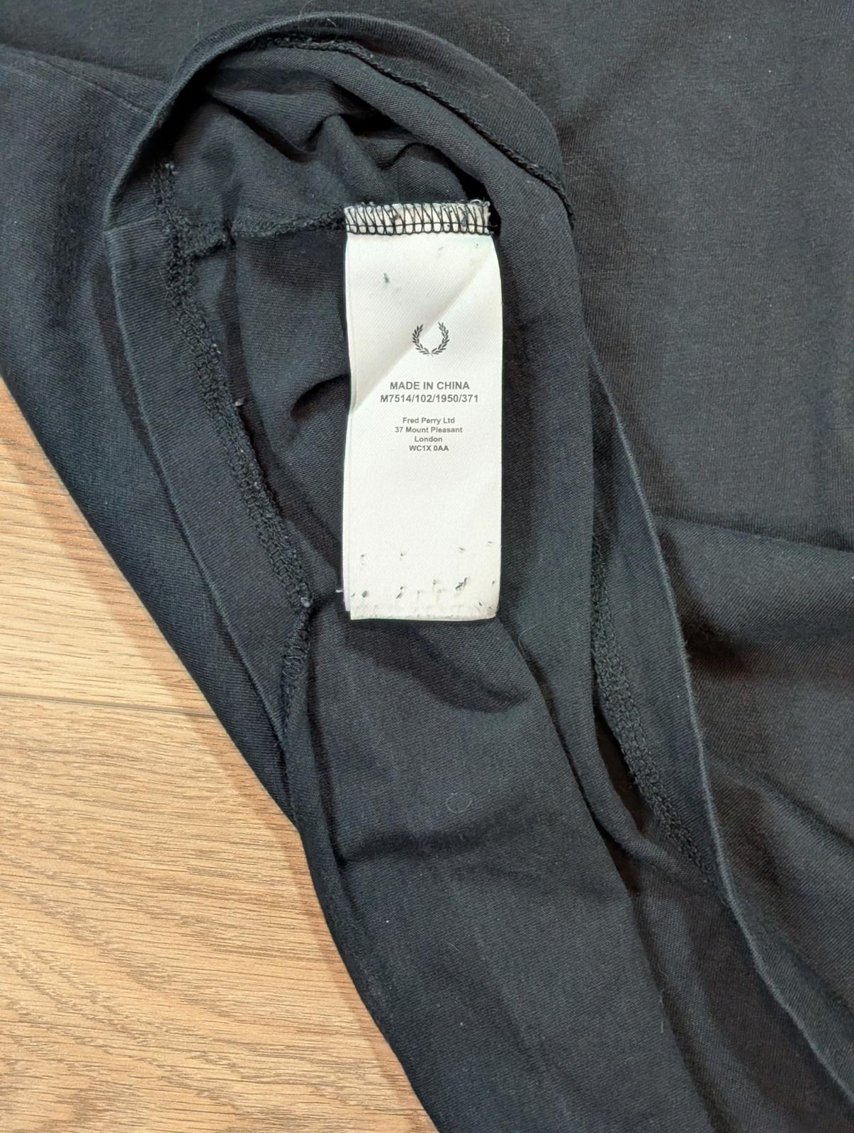 Fred Perry Men's T Shirt - Black - Size Medium