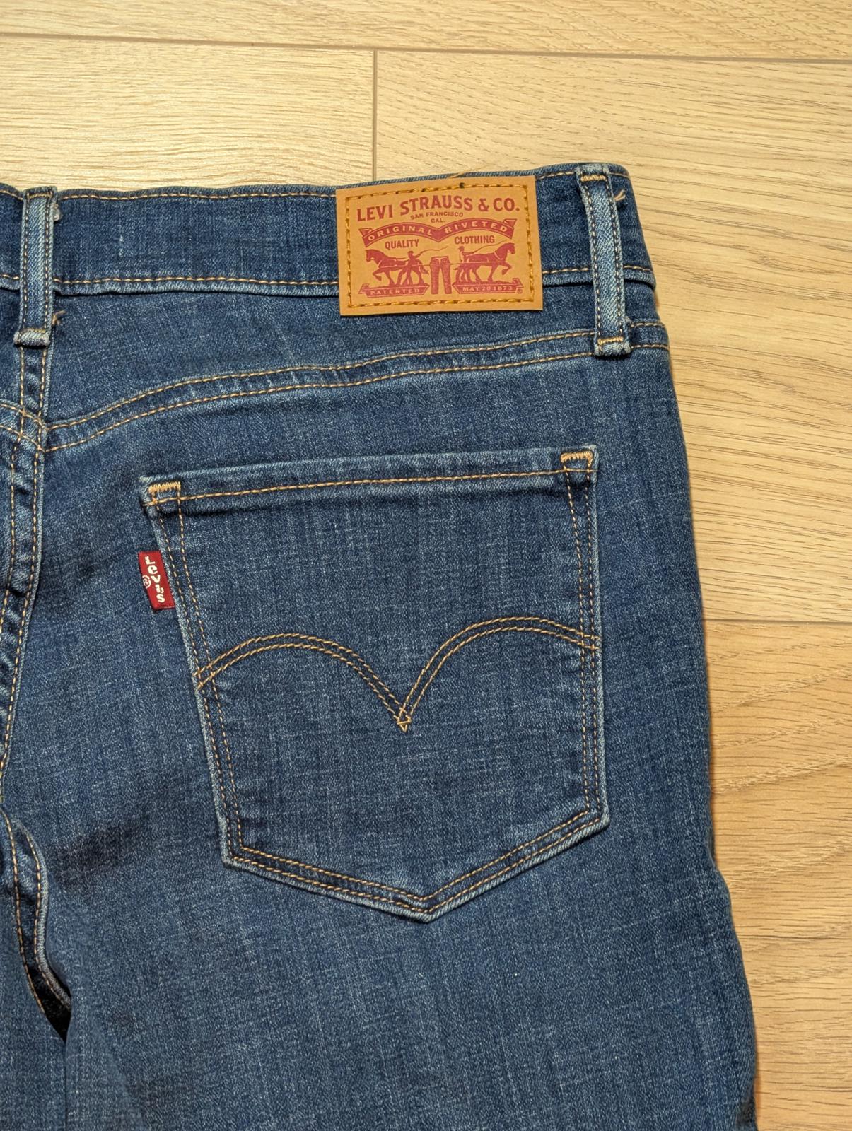 Levi's Women's 311 Shaping Skinny Capri Jeans - Blue - Size 29W 22L