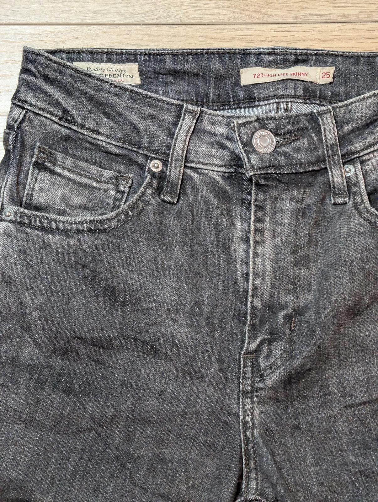 Levi's Women's 721 High Rise Skinny - Grey - Size 25W 30L