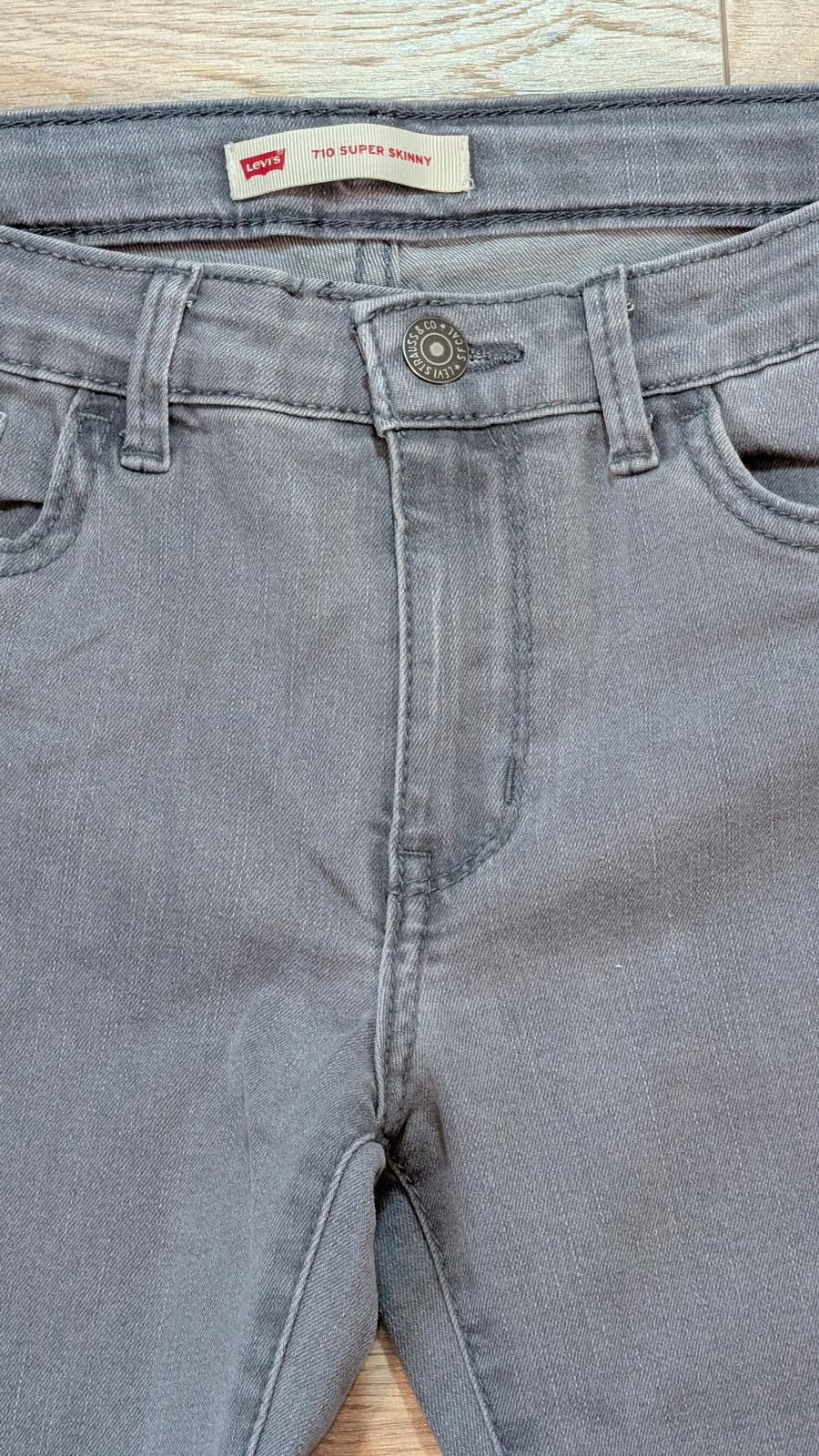 Levi's Women's 710 Super Skinny Jeans - Grey - Size 27W 30L