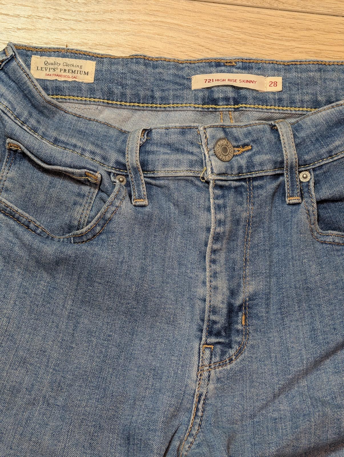 Levi's Women's 721 High Rise Skinny Jeans - Blue - Size 28W 30L