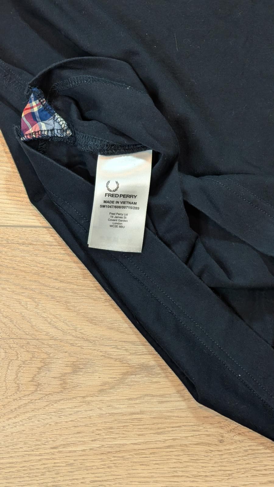 Fred Perry Men's T Shirt - Navy - Size Small