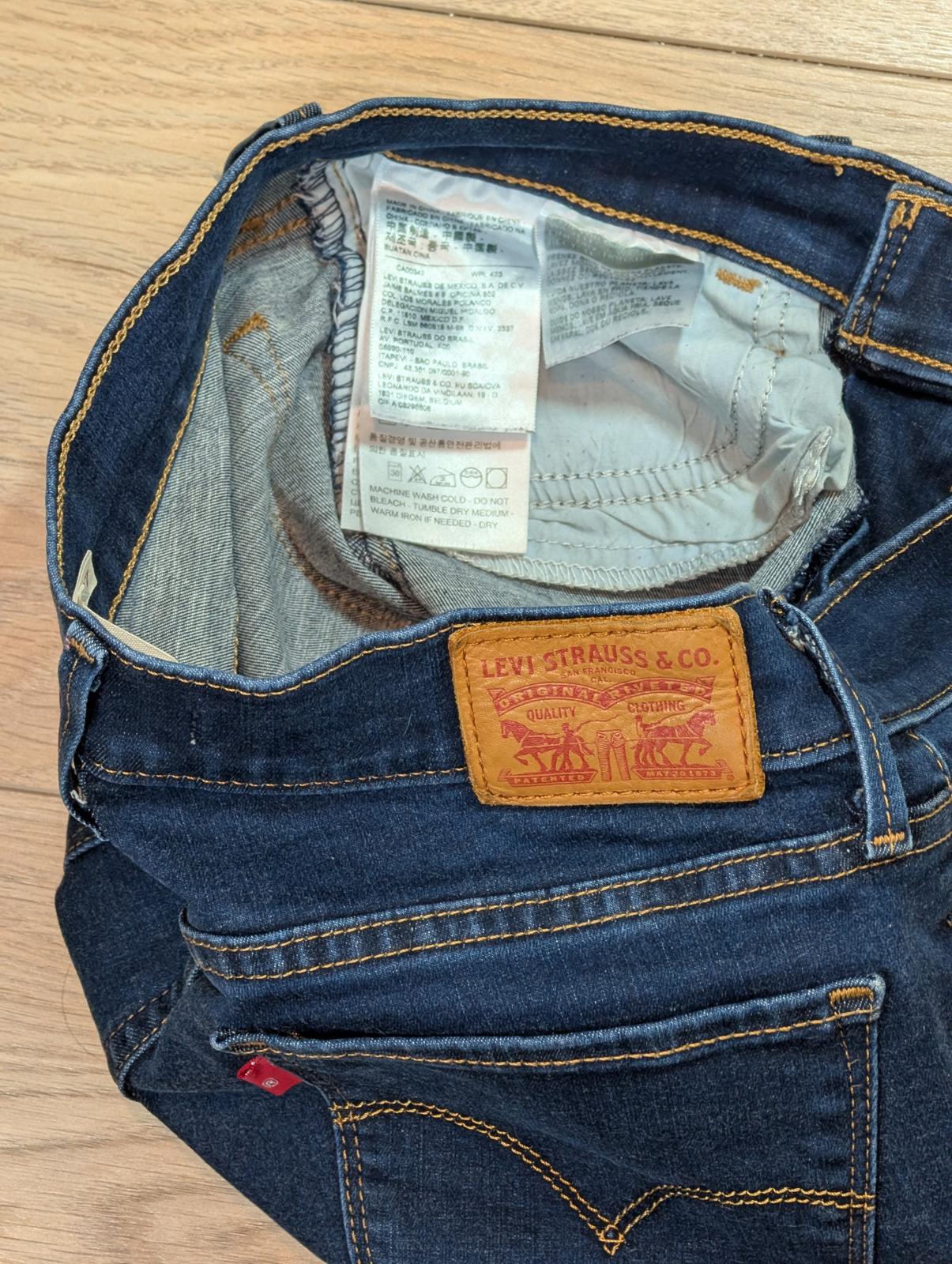 Levi's Women's 710 Super Skinny Jeans - Blue - Size 27W 32L