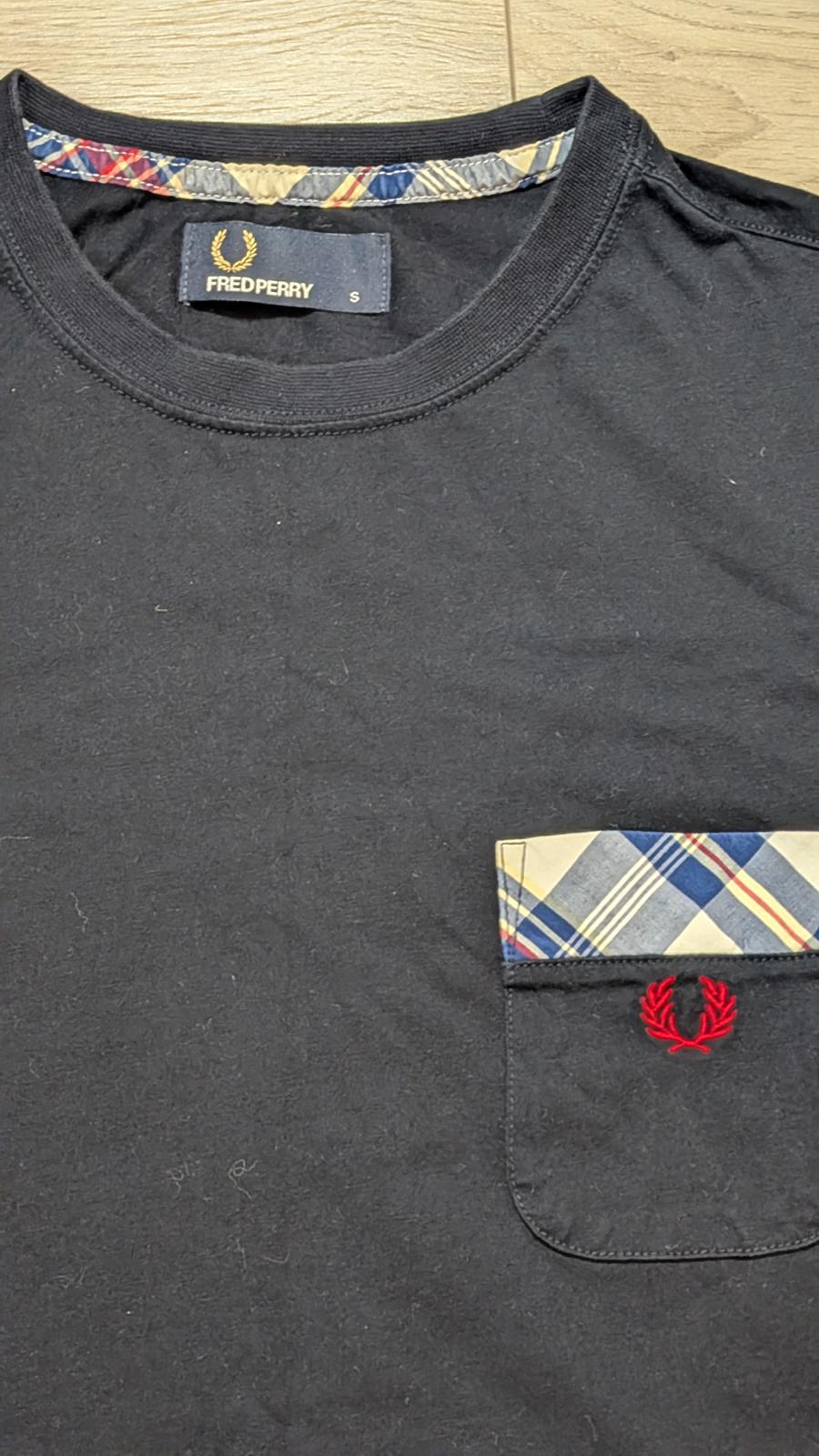 Fred Perry Men's T Shirt - Navy - Size Small