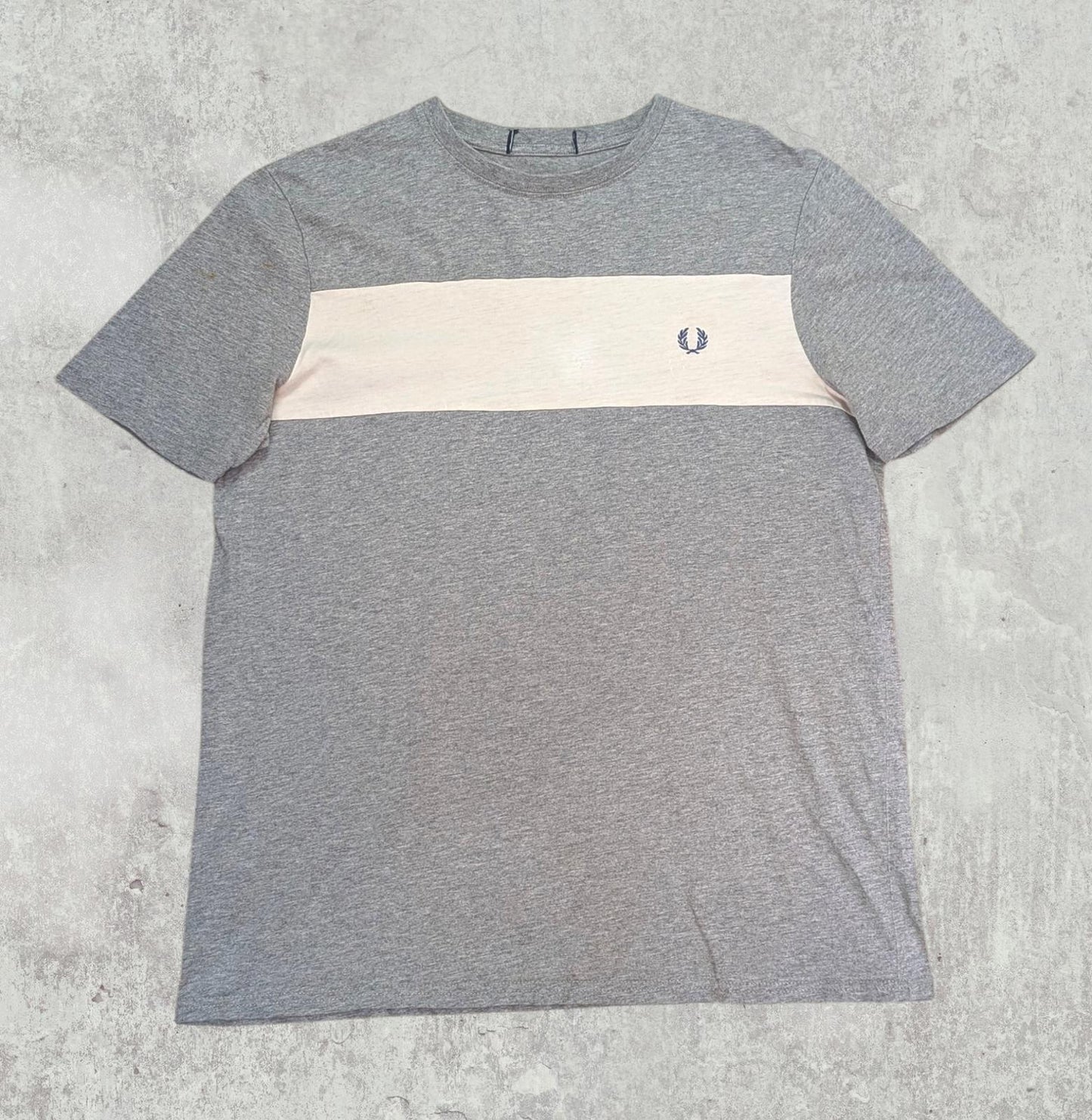 Fred Perry Men's T Shirt - Grey - Size Small