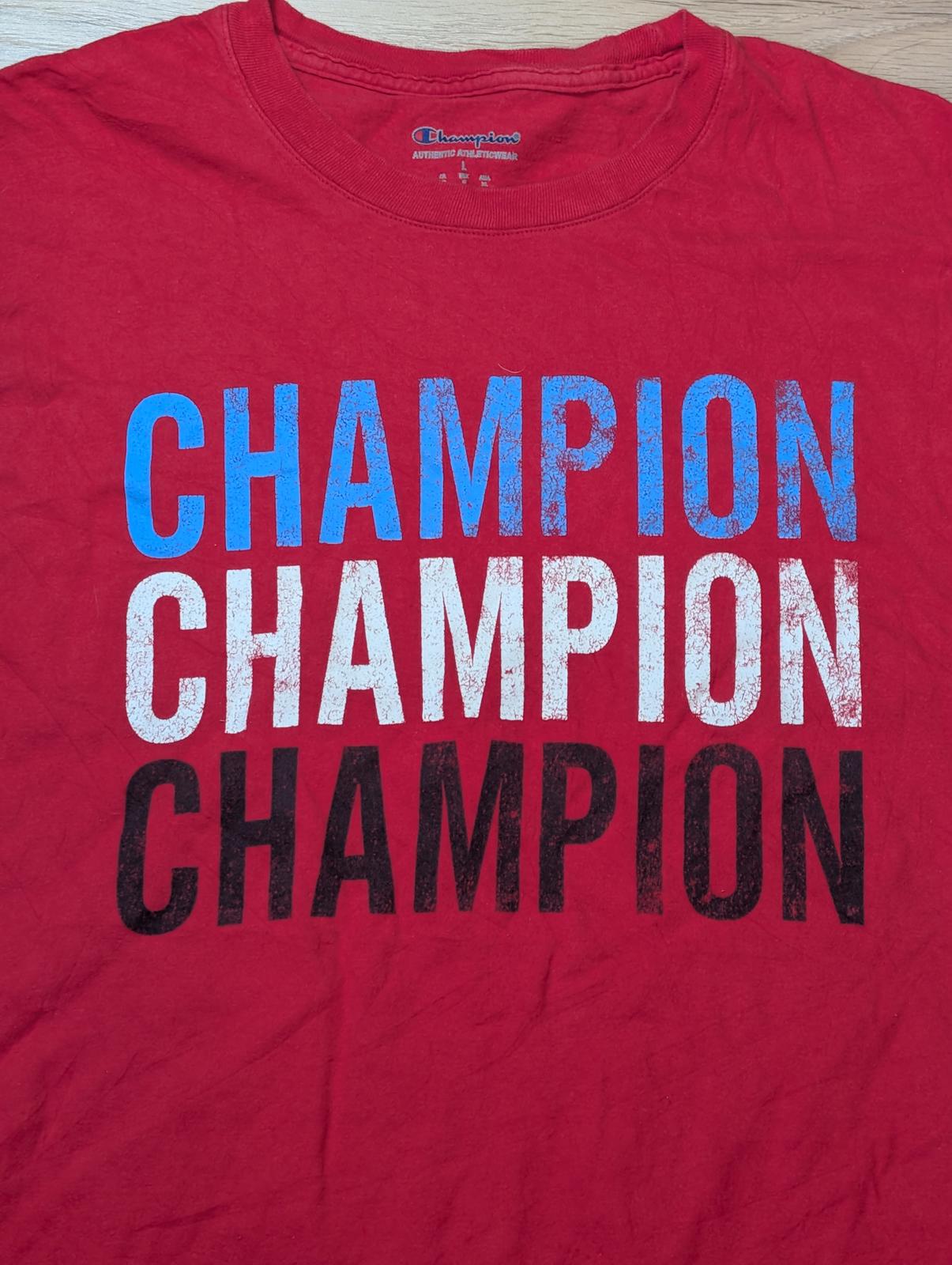 Champion Men's T Shirt - Red - Size Large