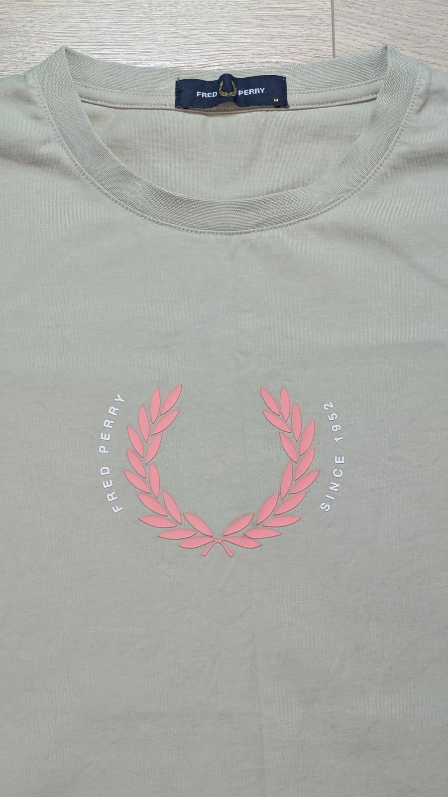 Fred Perry Men's T Shirt - Green - Size Medium