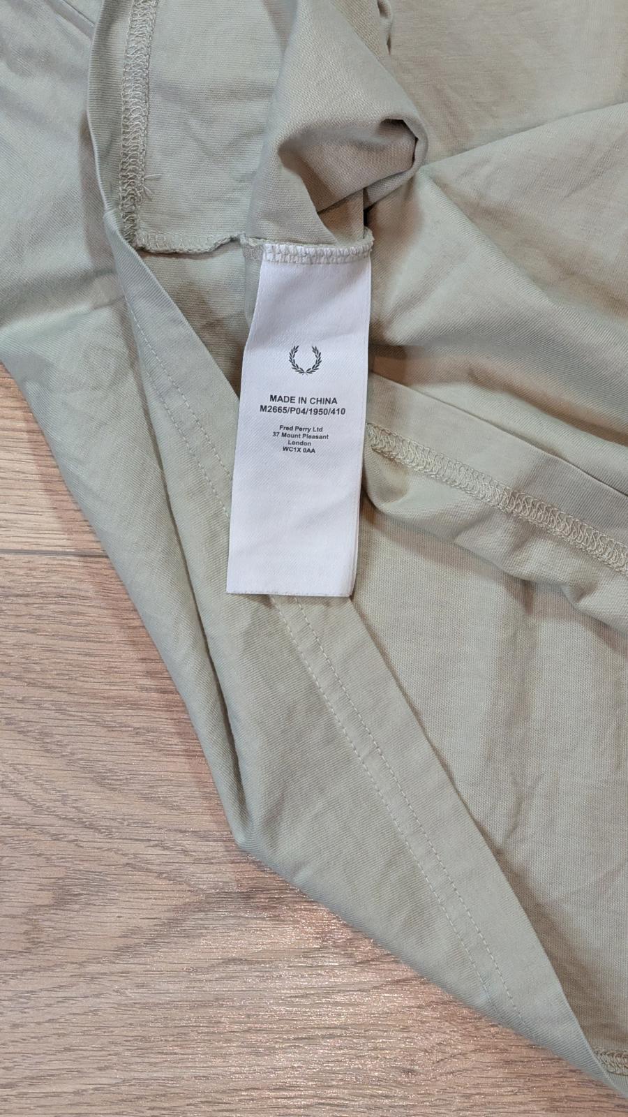 Fred Perry Men's T Shirt - Green - Size Medium