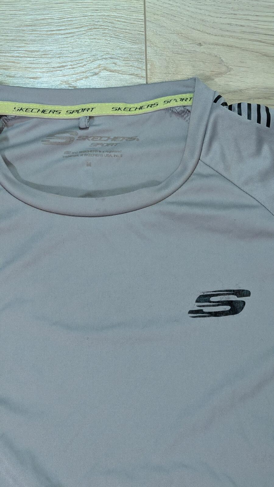 Sketchers Men's T Shirt - Grey - Size Medium