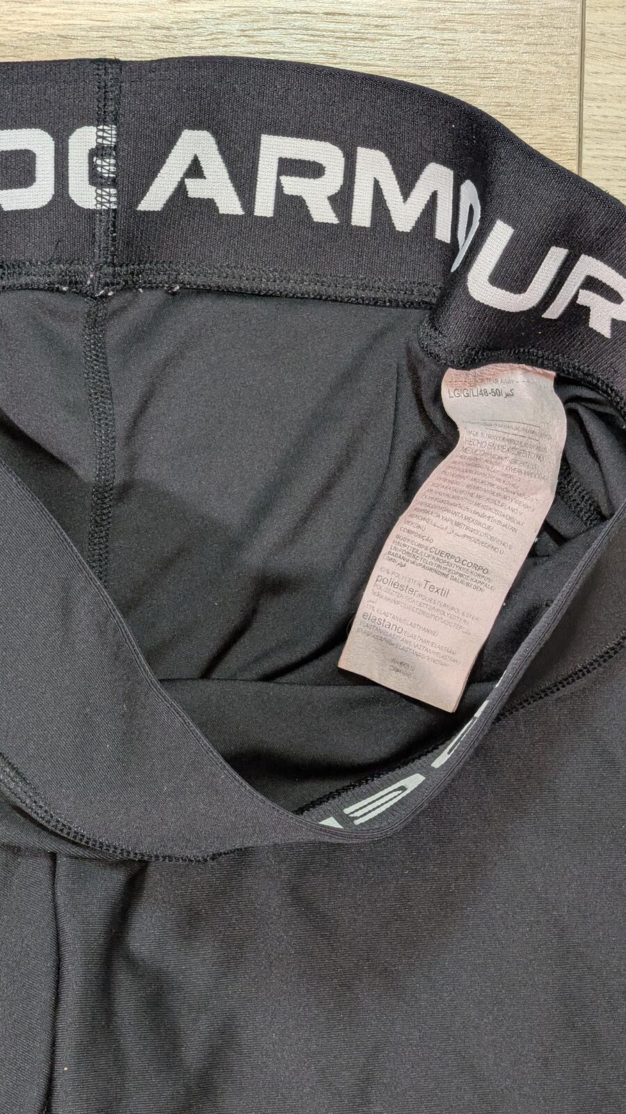 Under Armour Women's Shorts - Black - Size Large