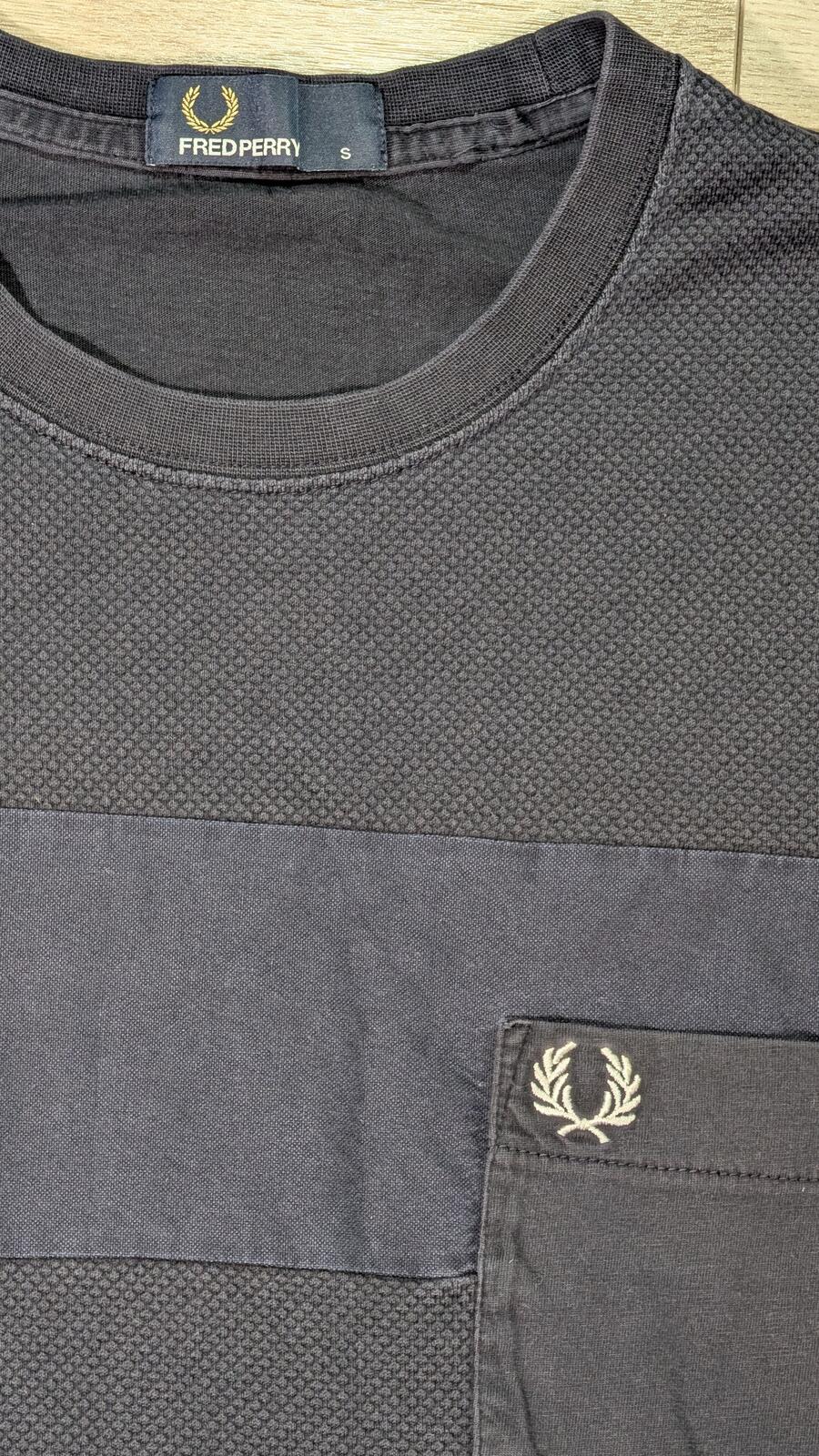 Fred Perry Men's T Shirt - Navy - Size Small