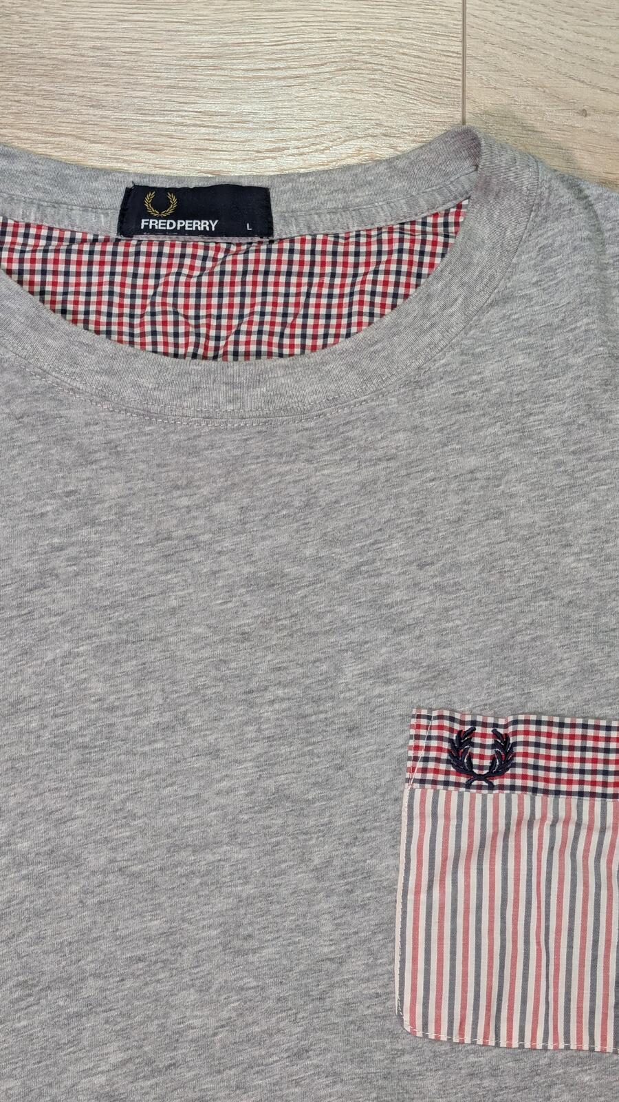 Fred Perry Men's T Shirt - Grey - Size Large