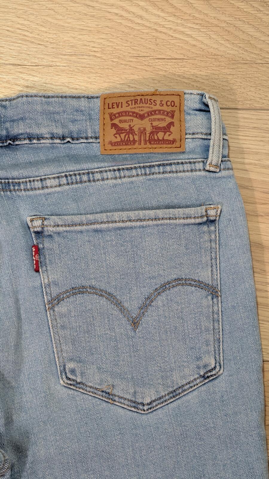 Levi's Women's 711 Skinny Jeans - Blue - Size 29W 32L