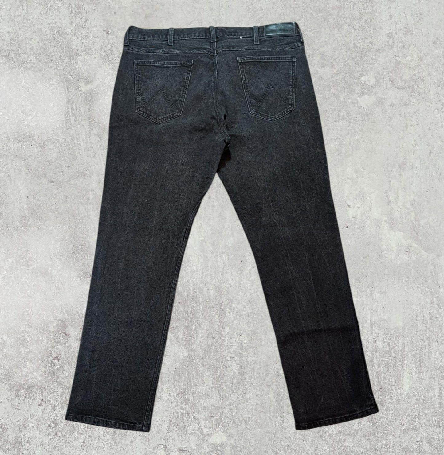 Wrangler Men's Authentic Regular Jeans - Black - Size 36W 32L