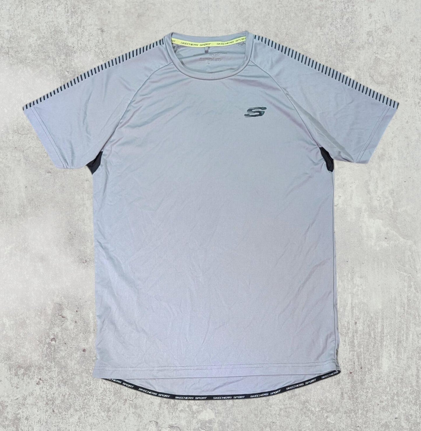 Sketchers Men's T Shirt - Grey - Size Medium