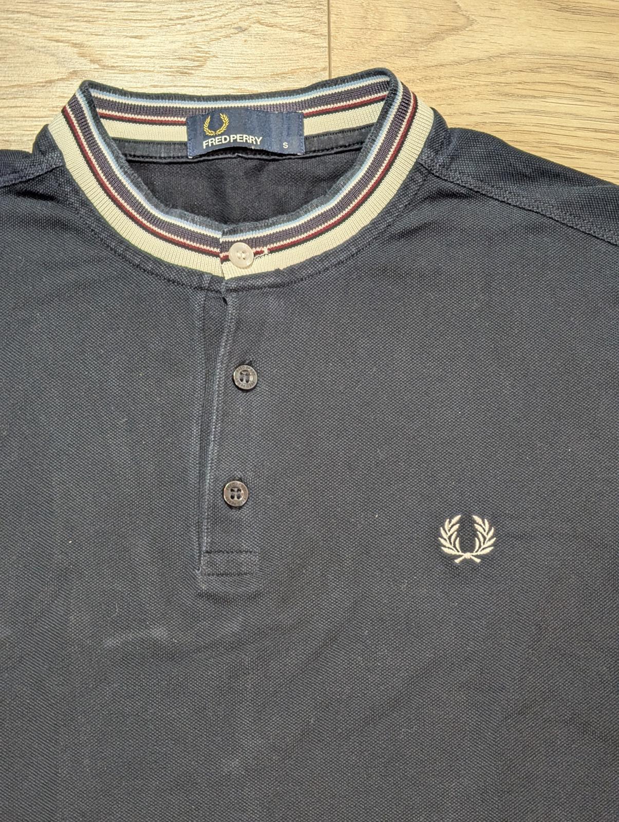 Fred Perry Men's T Shirt - Navy - Size Small