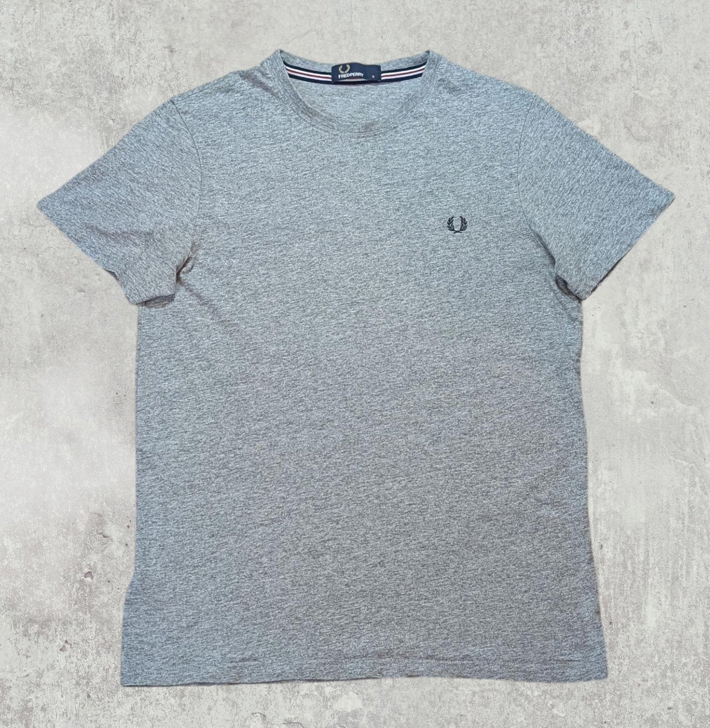Fred Perry Men's T Shirt - Grey - Size Small