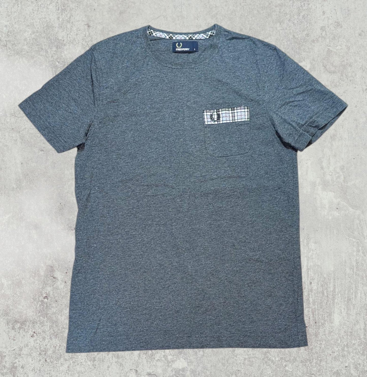 Fred Perry Men's T Shirt - Grey - Size Small