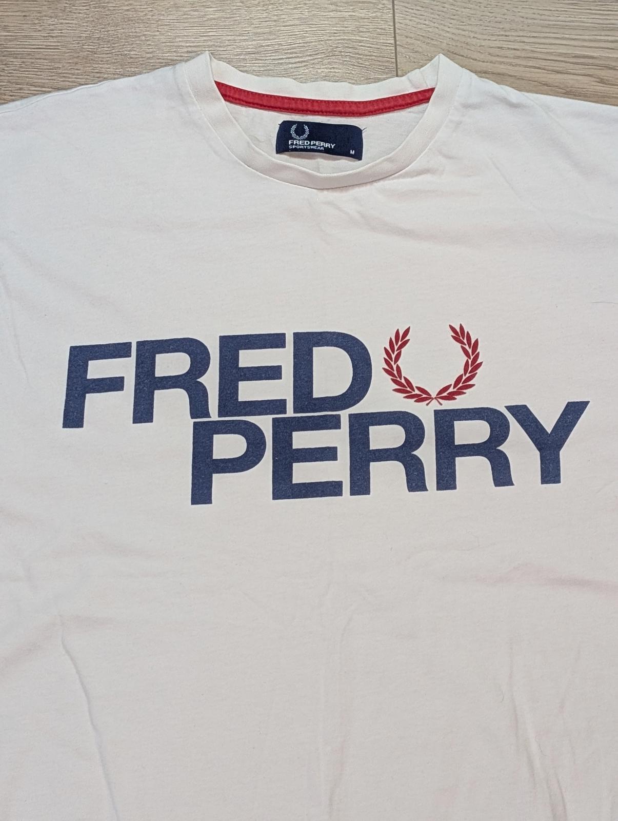 Fred Perry Men's T Shirt - White - Size Medium