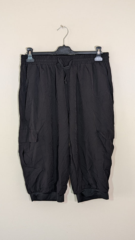 Shein Women's 3/4 Shorts - Black - Size 1XL
