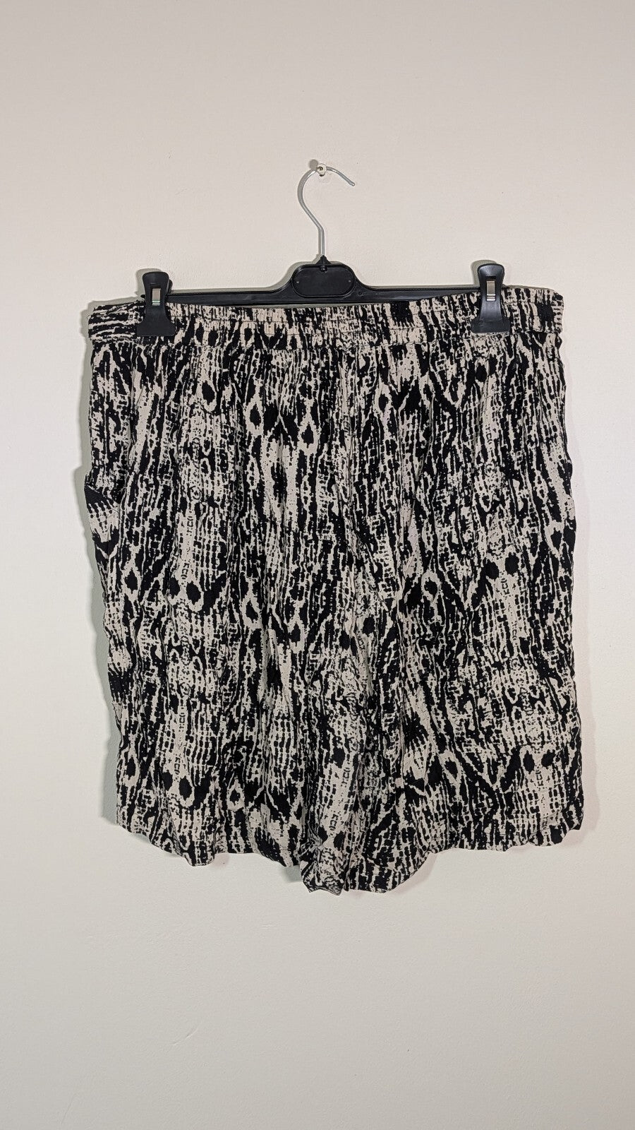 Julipa Women's Shorts - Black - Size 16
