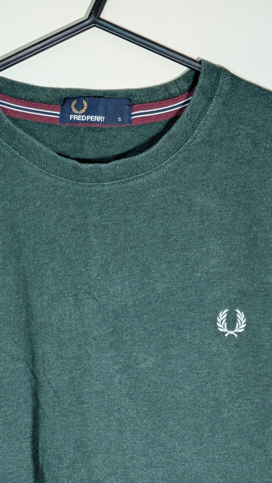 Fred Perry Men's T Shirt - Green - Size Small