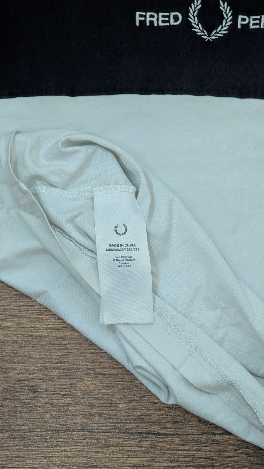 Fred Perry Men's T Shirt - White - Size Small