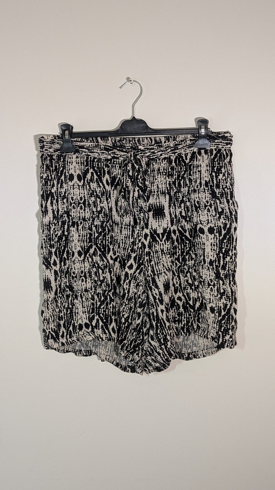 Julipa Women's Shorts - Black - Size 16