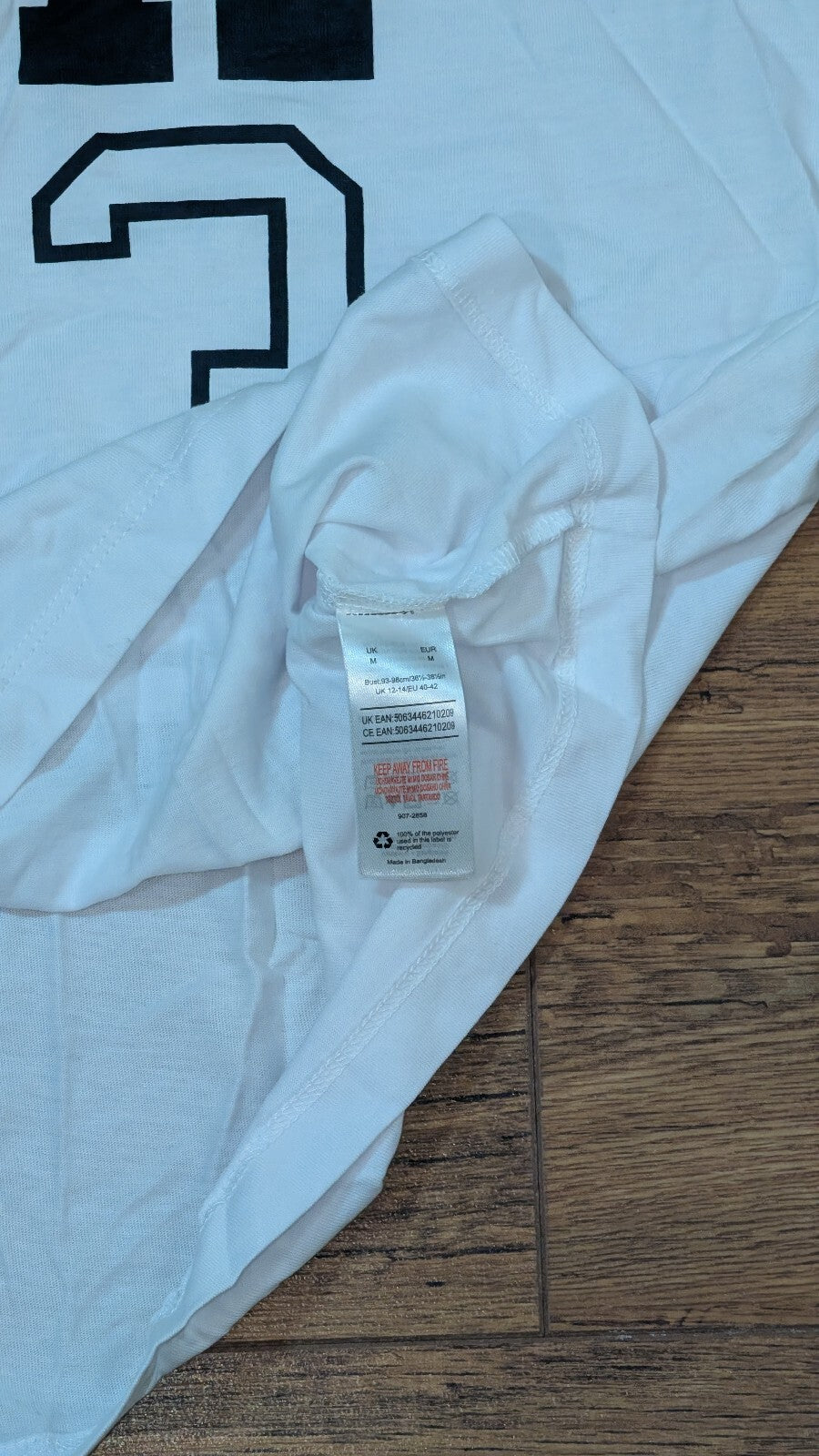 Basics Women's T Shirt - White - Size Medium